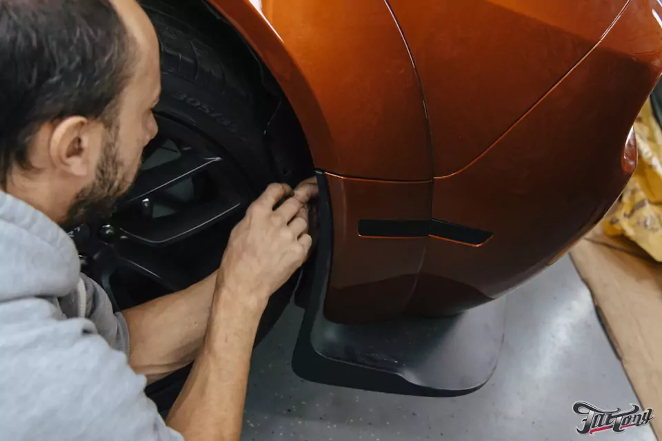 Установили на Dodge Challenger SRT Hellcat bi-led модули. Хороший свет — это важно!